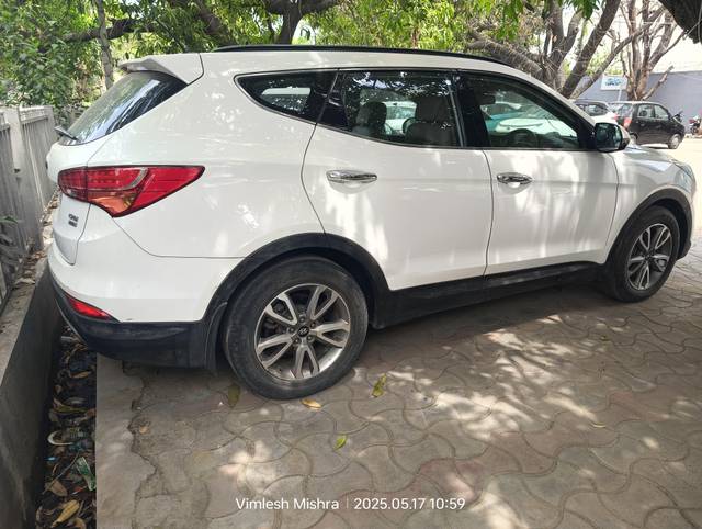 https://images10.gaadi.com/usedcar_image/4642406/original/processed_98bfa3acac19d05132e5256b3b760de5.jpg?imwidth=6401