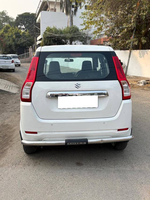 https://images10.gaadi.com/usedcar_image/4642414/original/processed_9d915143a77b558677d2b60d3ec580a7.jpg?imwidth=6402