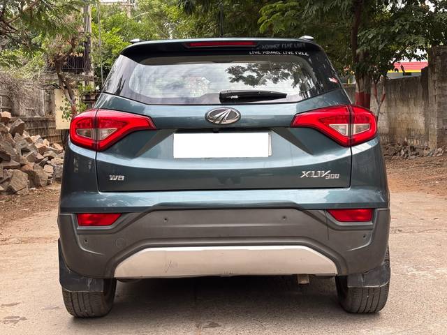 https://images10.gaadi.com/usedcar_image/4642417/original/processed_f7da8e9b3f17a119d065498e2362d126.jpg?imwidth=6402