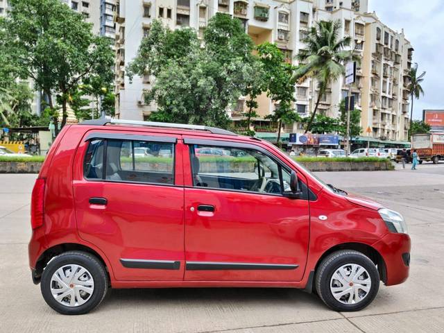 https://images10.gaadi.com/usedcar_image/4642435/original/processed_8b1c6fcda8887d322ff1a9b5a51a0520.jpg?imwidth=6401