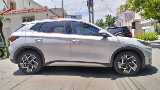 https://images10.gaadi.com/usedcar_image/4642452/original/90386bb81573efe19fd4f377d5343108.jpeg?imwidth=6401