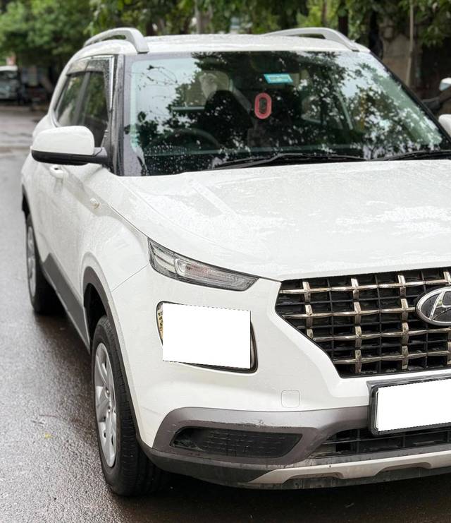 https://images10.gaadi.com/usedcar_image/4642487/original/processed_b229756892915c1abdfce784c2f06f46.jpg?imwidth=6400