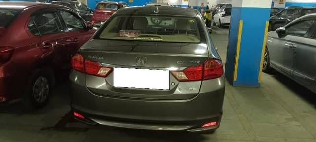 https://images10.gaadi.com/usedcar_image/4642488/original/processed_ccbdc0b1-7f5c-44ea-9f30-90eb18287c23.jpg?imwidth=6401