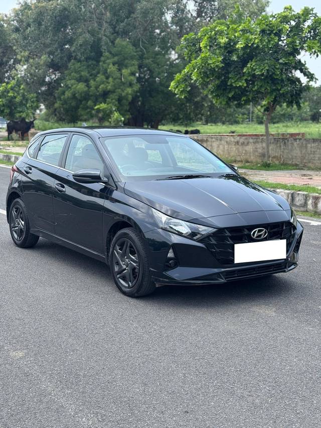 https://images10.gaadi.com/usedcar_image/4642558/original/processed_3fea4ee5d929f57c3beb4d89340e2bd7.jpg?imwidth=6400