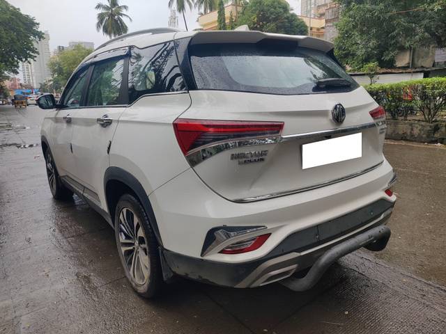 https://images10.gaadi.com/usedcar_image/4642567/original/processed_55ada4f0a48eaeab95c4ea676ef0ab45.jpg?imwidth=6400