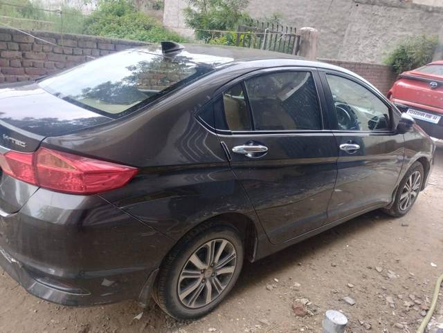 https://images10.gaadi.com/usedcar_image/4642598/original/processed_2b37fd93c3bb0c73fe373d4d38c44155.jpg?imwidth=6401