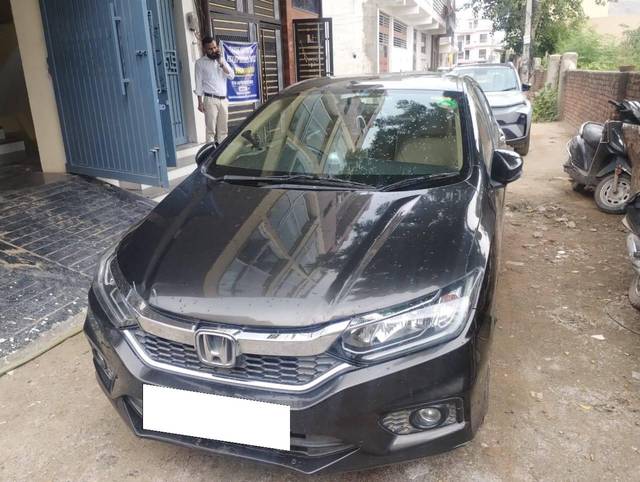 https://images10.gaadi.com/usedcar_image/4642598/original/processed_ed50575b398ad5f36c0d37ce08668c25.jpg?imwidth=6400