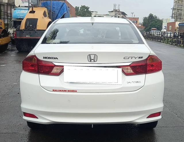 https://images10.gaadi.com/usedcar_image/4642604/original/processed_119d0af35dc804c5d3cb93aa682812a3.jpg?imwidth=6401