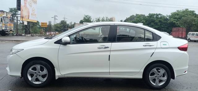 https://images10.gaadi.com/usedcar_image/4642604/original/processed_26e5bcfb8d07267807be249853f4be1c.jpg?imwidth=6402