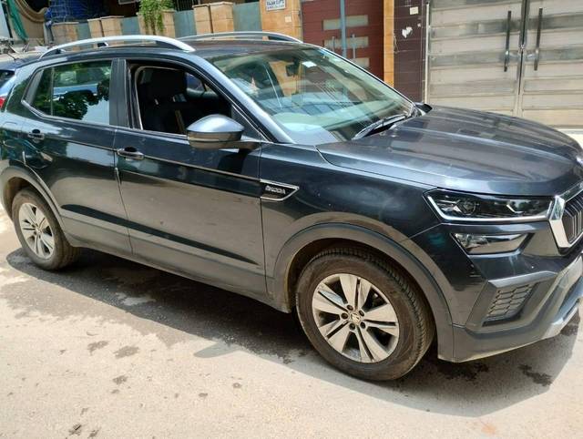 https://images10.gaadi.com/usedcar_image/4642605/original/processed_c74590e2cae3937823da5ad3d5f20a37.jpg?imwidth=6400