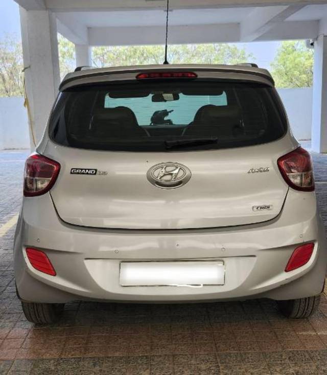 https://images10.gaadi.com/usedcar_image/4642612/original/processed_5945c93f-0aa5-4a3d-8c5e-45b1c62732e8.jpg?imwidth=6402