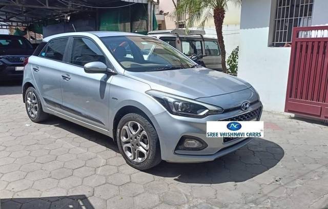https://images10.gaadi.com/usedcar_image/4642618/original/processed_89d72f5b8a6a7d5d81a1bfb0b7b52deb.jpeg?imwidth=6400