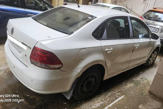 https://images10.gaadi.com/usedcar_image/4642629/original/processed_6d64962c-cc08-44b3-adbc-0e75ef593681.jpg?imwidth=6401