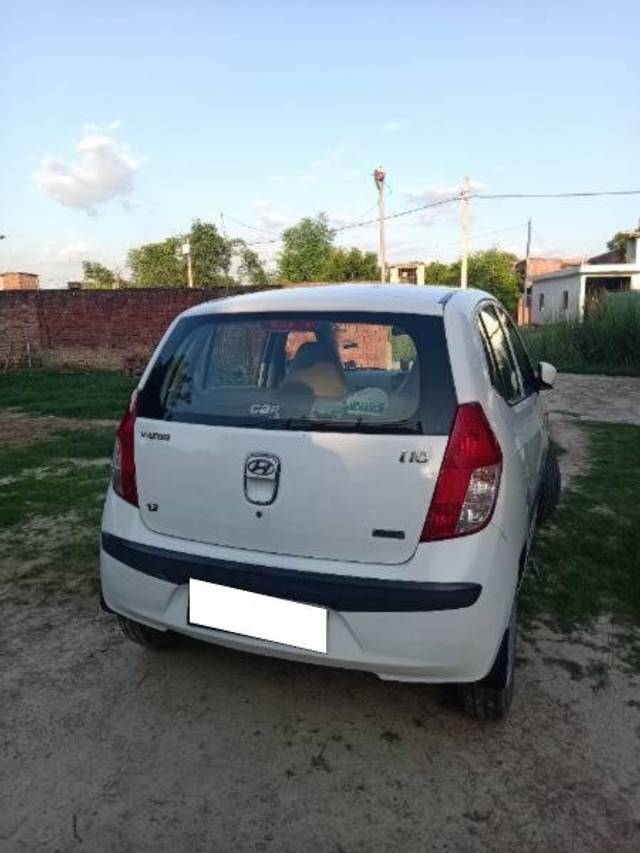 https://images10.gaadi.com/usedcar_image/4642674/original/processed_fd17e12c-c379-4b26-9c66-b52a89c4ec29.jpg?imwidth=6402