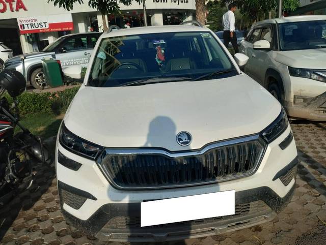 https://images10.gaadi.com/usedcar_image/4642693/original/processed_fd18841d8edef0091e7aafa0dfa0daf8.jpg?imwidth=6400