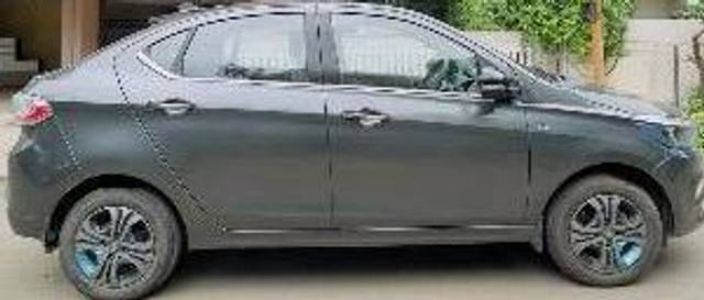 https://images10.gaadi.com/usedcar_image/4642713/original/processed_38ba174c-ad2c-4e50-b439-09424bc9a11d.jpeg?imwidth=6401
