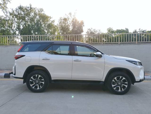 https://images10.gaadi.com/usedcar_image/4642735/original/235c80891296117f5718631c23a41a57.jpg?imwidth=6401