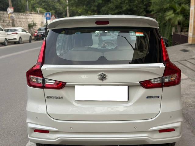 https://images10.gaadi.com/usedcar_image/4642789/original/processed_90e9e67126c8596c382fd088cb00c8ca.jpg?imwidth=6401