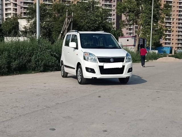 https://images10.gaadi.com/usedcar_image/4642795/original/processed_4a3b52e6-d64f-48f4-bf27-4f5f7a636501.jpg?imwidth=6400
