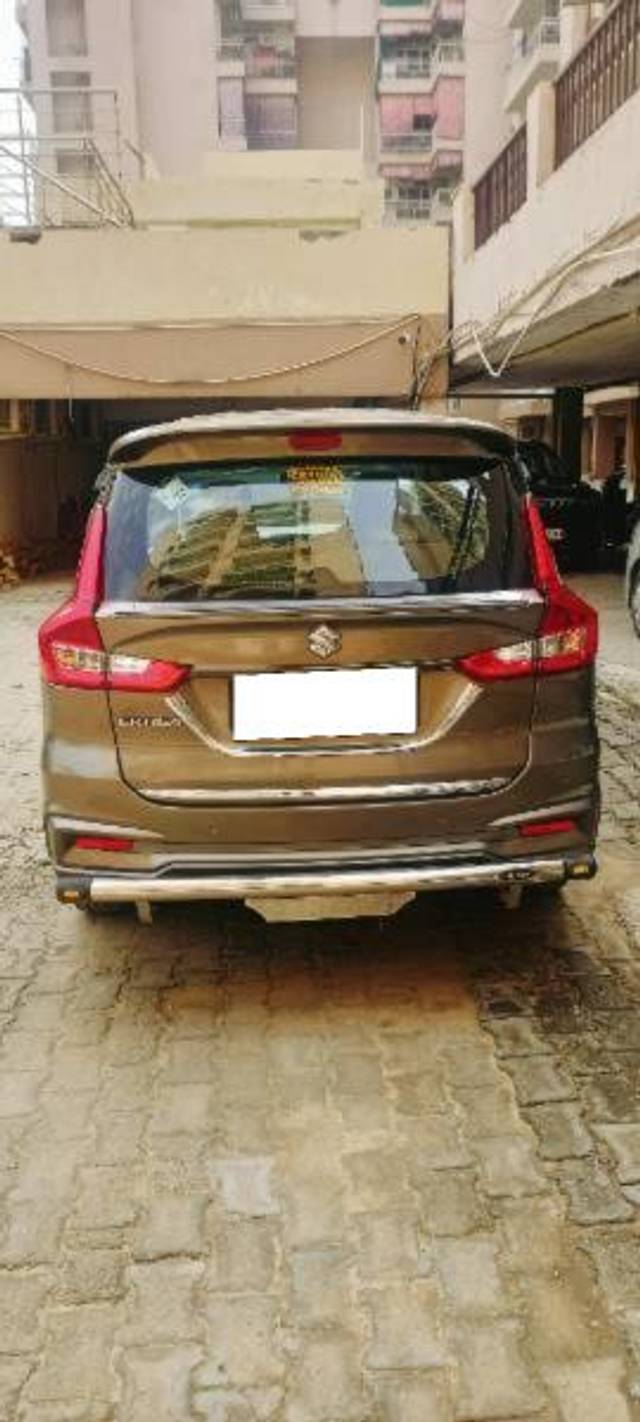 https://images10.gaadi.com/usedcar_image/4642815/original/processed_114d4490-94e2-42d2-9c8b-0a9523dbfbe9.jpg?imwidth=6401