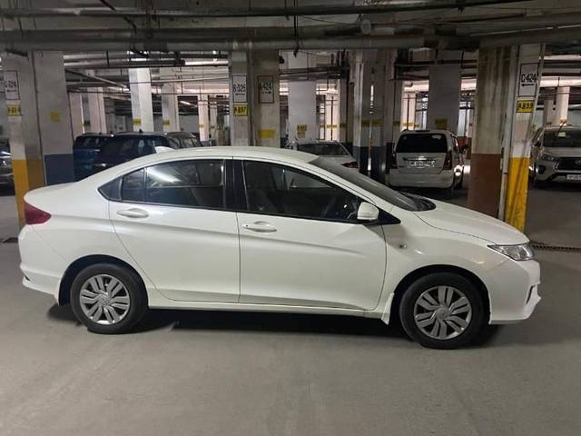 https://images10.gaadi.com/usedcar_image/4642827/original/processed_1739e212-d718-442d-879a-55a5cc823f91.jpg?imwidth=6402