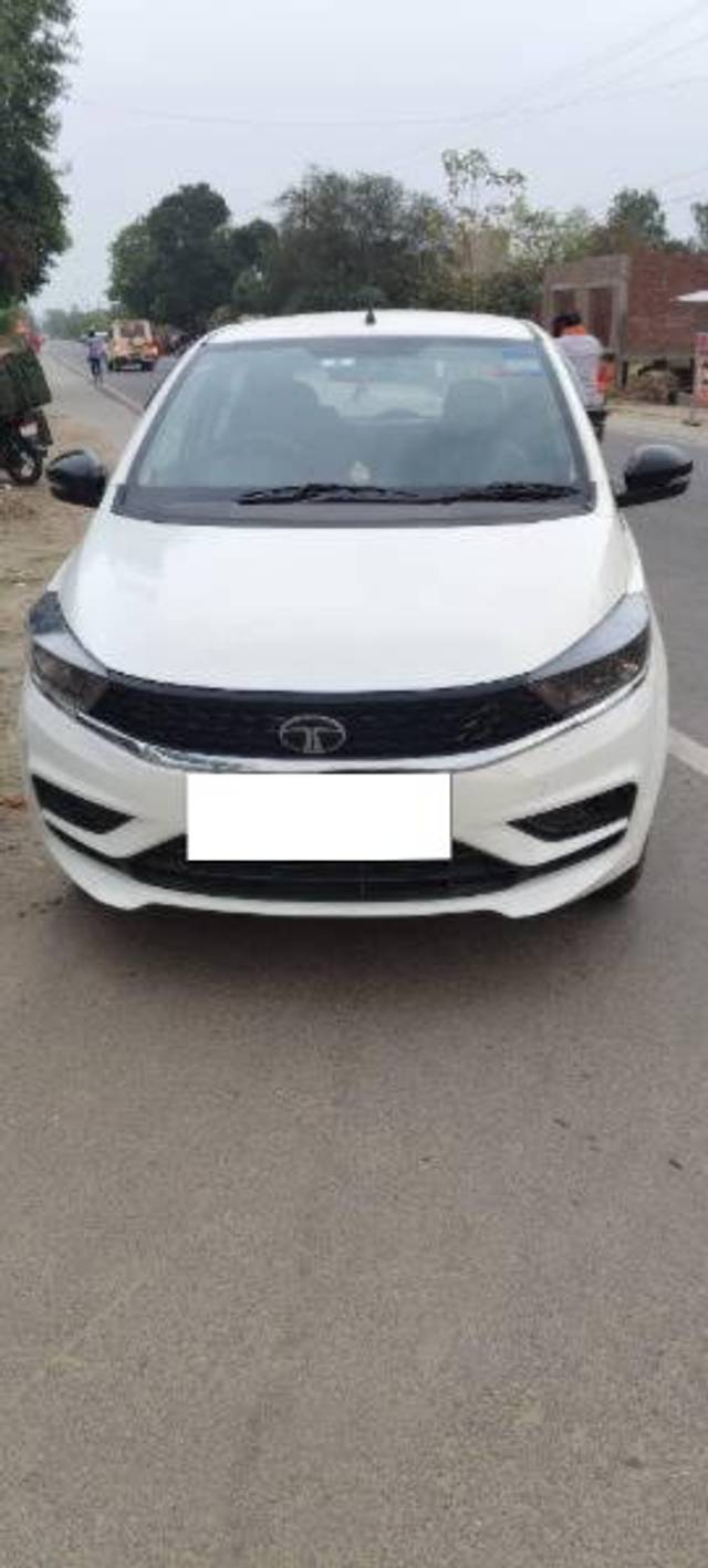 https://images10.gaadi.com/usedcar_image/4642910/original/processed_452622b3-5a2d-410c-b3b7-68454d9862bd.jpg?imwidth=6400