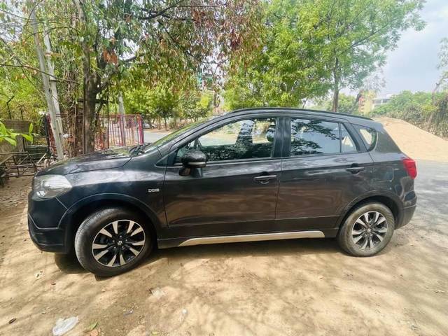 https://images10.gaadi.com/usedcar_image/4642996/original/processed_9f8d1aa6-5a74-4a5e-8a79-abd4f205021c.jpg?imwidth=6402