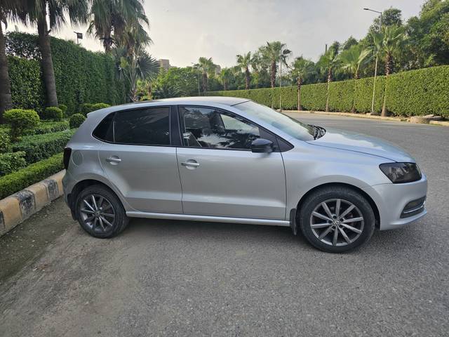 https://images10.gaadi.com/usedcar_image/4642997/original/38ecec60b17436c4adc9ea54aaf0a178.jpg?imwidth=6401