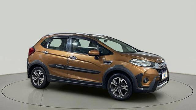 https://images10.gaadi.com/usedcar_image/4643009/original/18f81467249d23f6526484699bee05fb.jpg?imwidth=6400