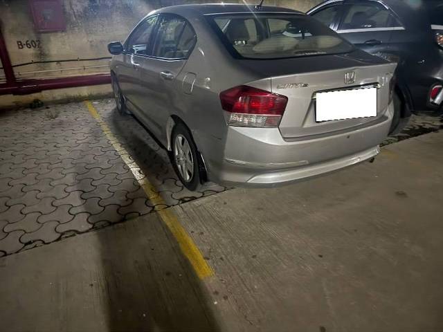 https://images10.gaadi.com/usedcar_image/4643080/original/processed_9565ab01-7f76-4292-ab65-a70c05363146.jpeg?imwidth=6402