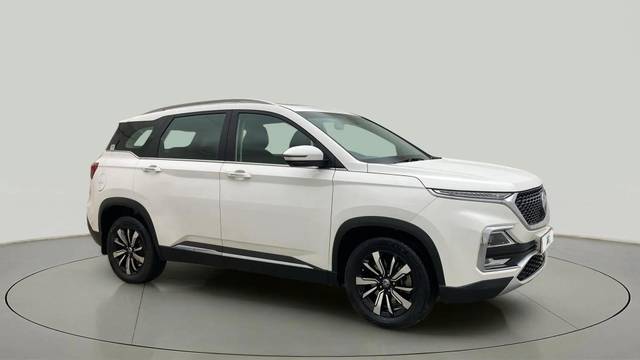 https://images10.gaadi.com/usedcar_image/4643102/original/a422df1561cdccae200e809f2c4fdcde.jpg?imwidth=6400