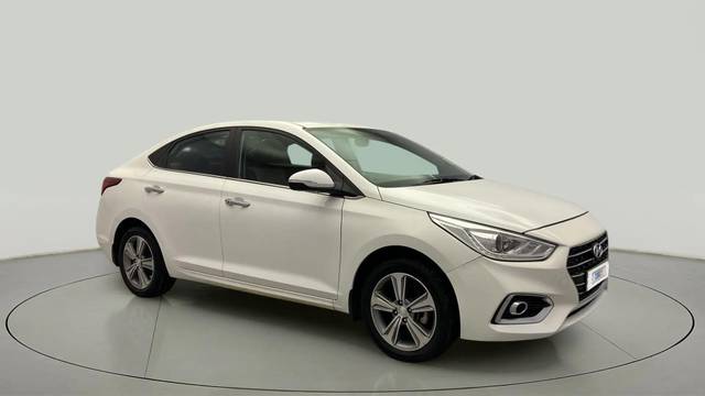 https://images10.gaadi.com/usedcar_image/4643108/original/e9c094429635366c07f5ed2e68ea684b.jpg?imwidth=6400