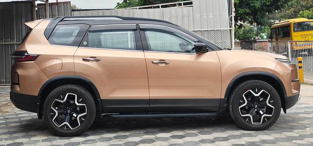 https://images10.gaadi.com/usedcar_image/4643133/original/processed_294bd97b3e5b334550a45b26d10c6200.jpg?imwidth=6401