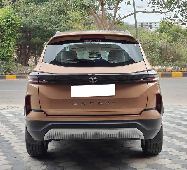 https://images10.gaadi.com/usedcar_image/4643133/original/processed_3f056e01bea346f1094e2055136d3d67.jpg?imwidth=6402