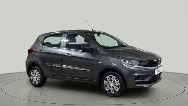 https://images10.gaadi.com/usedcar_image/4643179/original/b834dffdb713c9e76bba7512ddbc884c.jpg?imwidth=6400