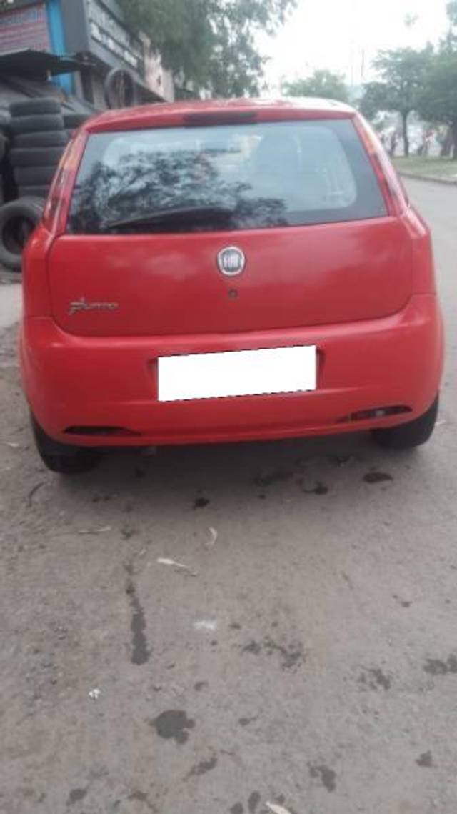 https://images10.gaadi.com/usedcar_image/4643254/original/processed_de620175-86d6-47c9-8b68-d6cab42c5e14.jpg?imwidth=6402
