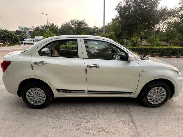https://images10.gaadi.com/usedcar_image/4643259/original/c867ccd72f1574d2def8589bfda3944e.jpg?imwidth=6401