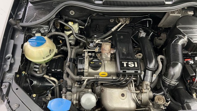 Second-hand 2016 Volkswagen Vento Petrol Highline AT for sale in New Delhi-38