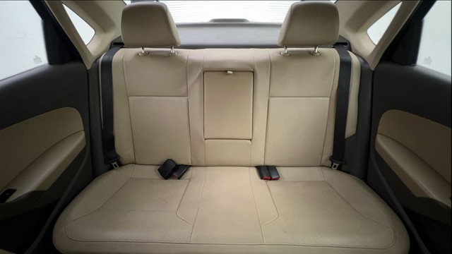 Second-hand 2016 Volkswagen Vento Petrol Highline AT for sale in New Delhi-27