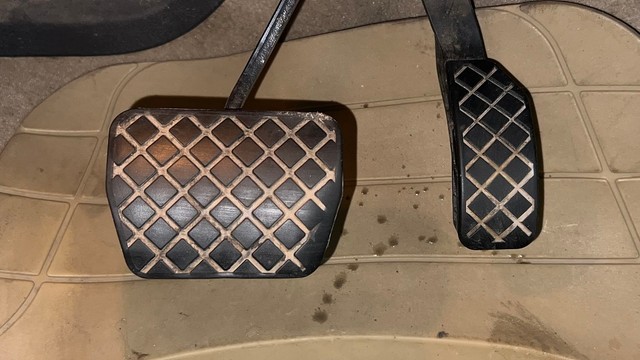 Second-hand 2016 Volkswagen Vento Petrol Highline AT for sale in New Delhi-14