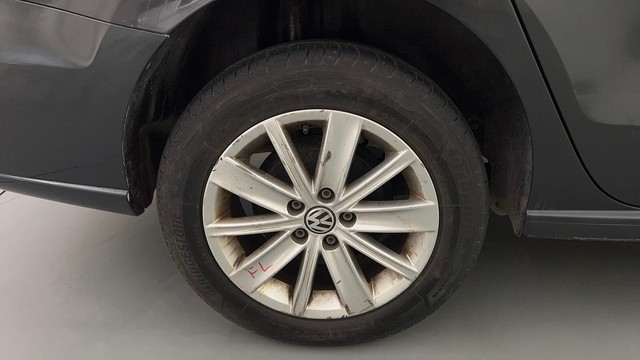 Second-hand 2016 Volkswagen Vento Petrol Highline AT for sale in New Delhi-18