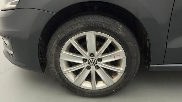 Second-hand 2016 Volkswagen Vento Petrol Highline AT for sale in New Delhi-20