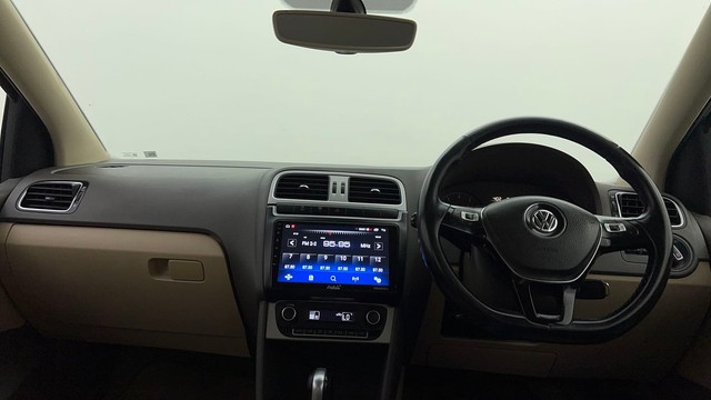 Second-hand 2016 Volkswagen Vento Petrol Highline AT for sale in New Delhi-11