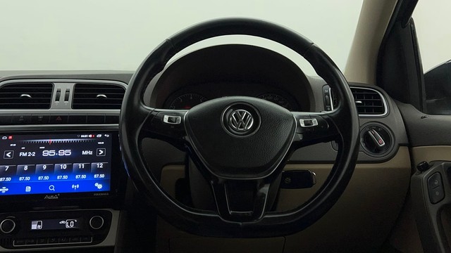 Second-hand 2016 Volkswagen Vento Petrol Highline AT for sale in New Delhi-35