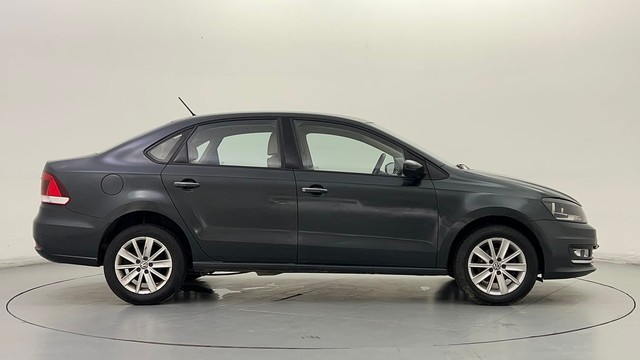 Second-hand 2016 Volkswagen Vento Petrol Highline AT for sale in New Delhi-2