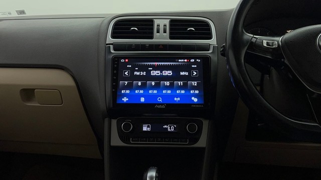 Second-hand 2016 Volkswagen Vento Petrol Highline AT for sale in New Delhi-32