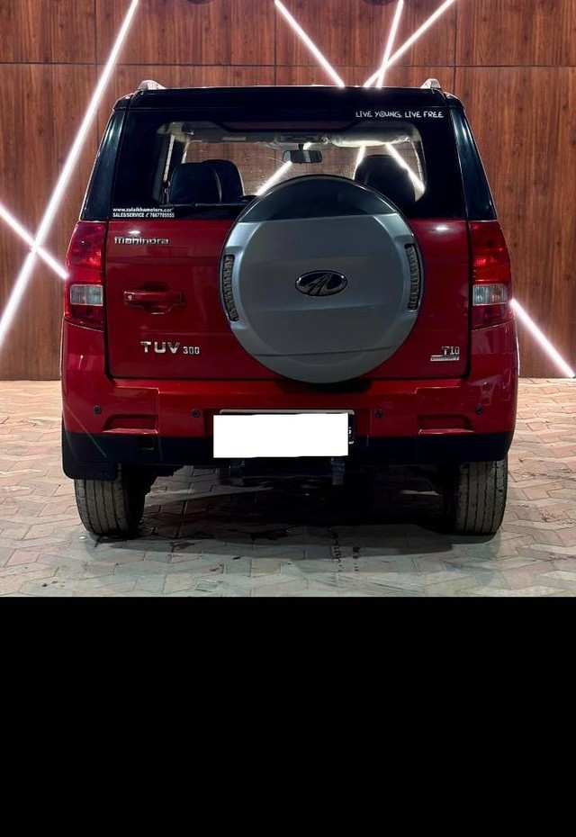 Second-hand 2018 Mahindra TUV 300 T10 for sale in Madurai-6