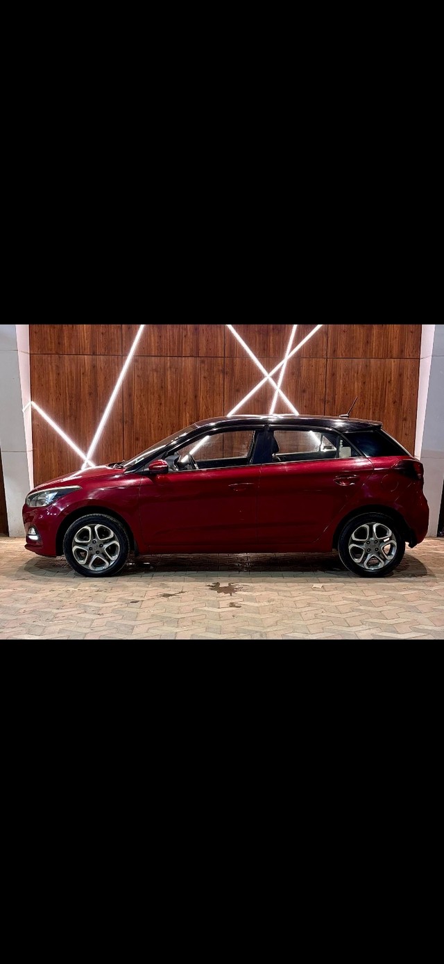 Second-hand 2018 Hyundai i20 1.4 Asta Dual Tone for sale in Madurai-3