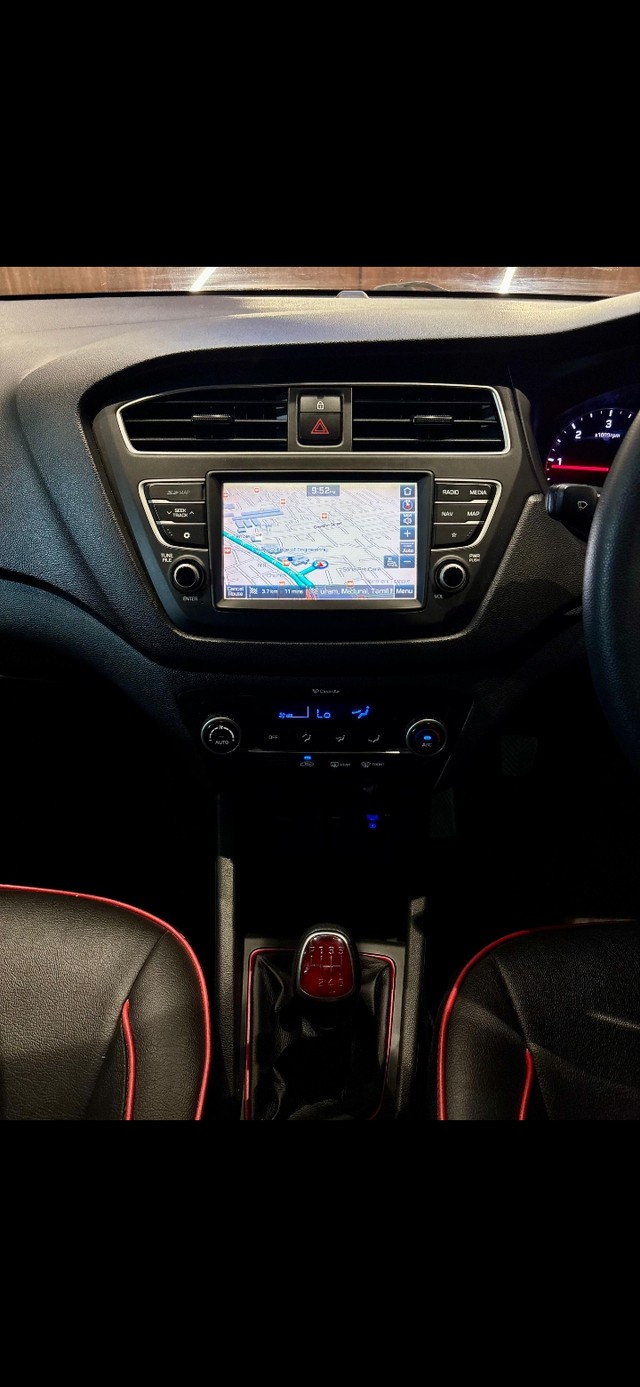 Second-hand 2018 Hyundai i20 1.4 Asta Dual Tone for sale in Madurai-5