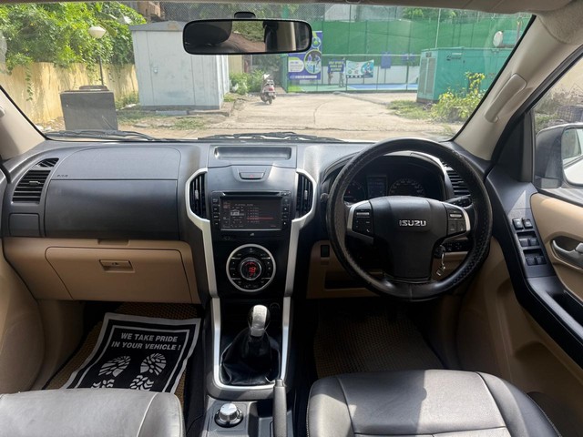 Second-hand 2018 Isuzu D-Max High for sale in New Delhi-14